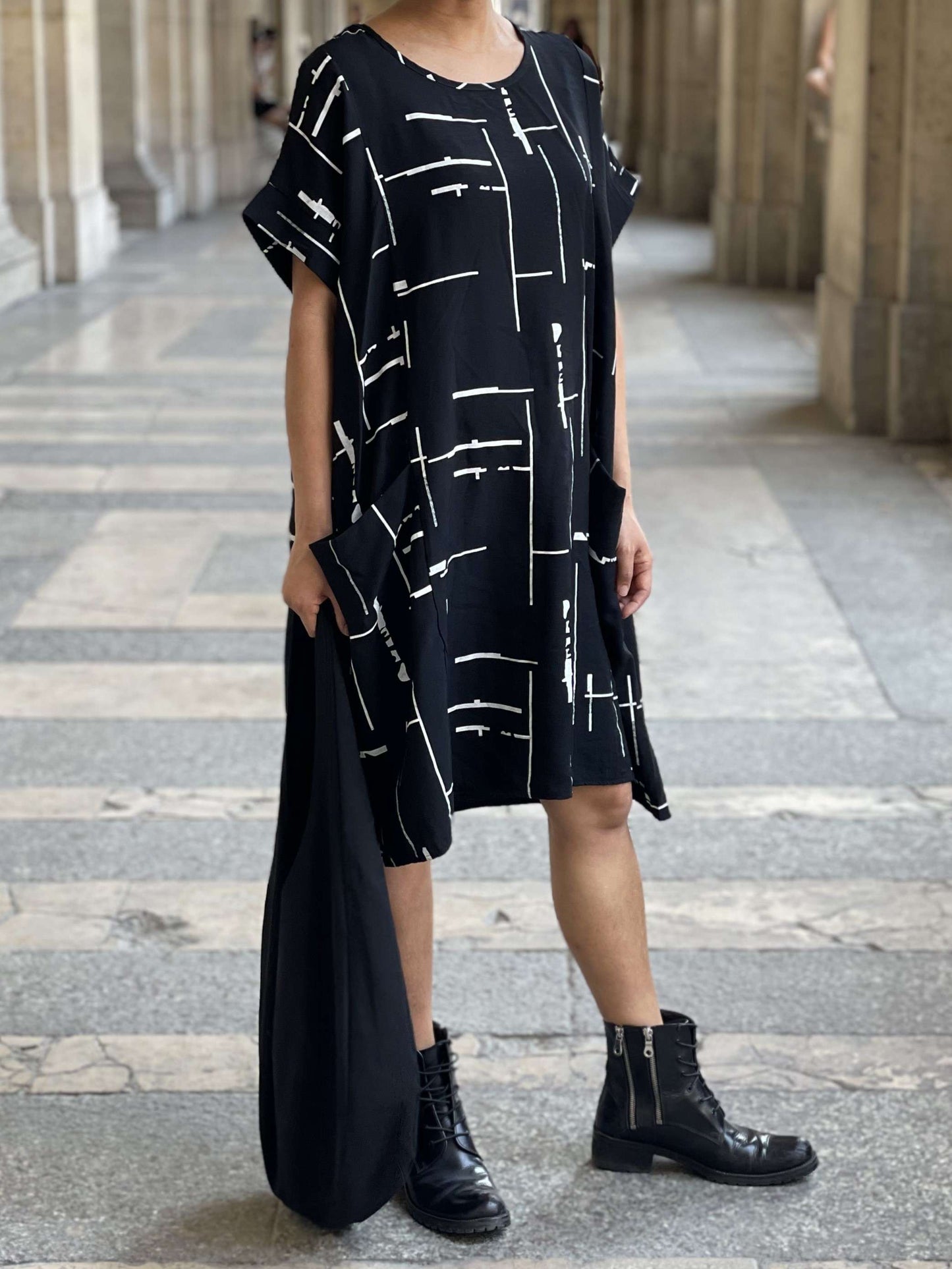 Robe courte minimaliste noire